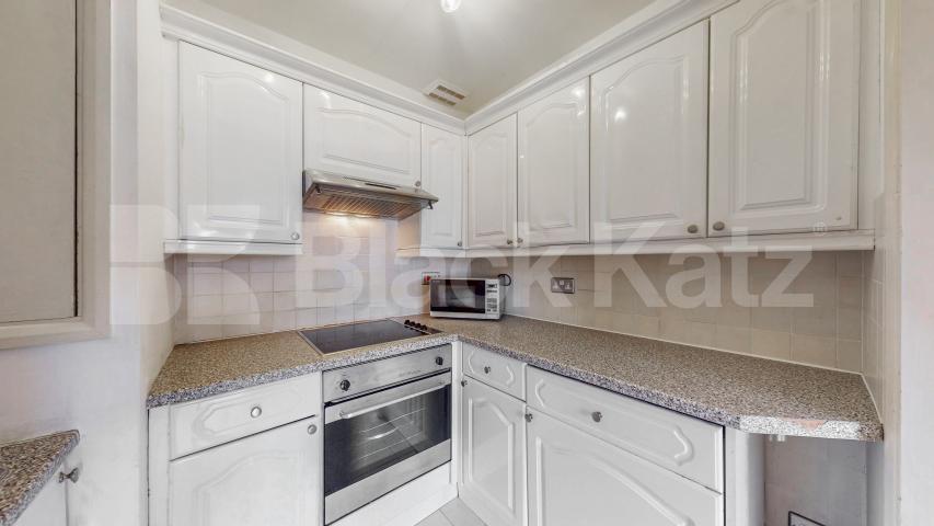 Modern Apartment Sinclair Gardens, Shepherds Bush